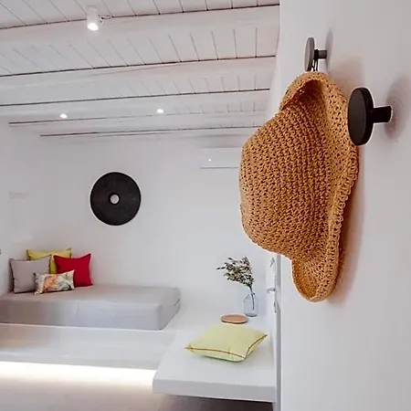 Xerolithos Natural Living Hotell